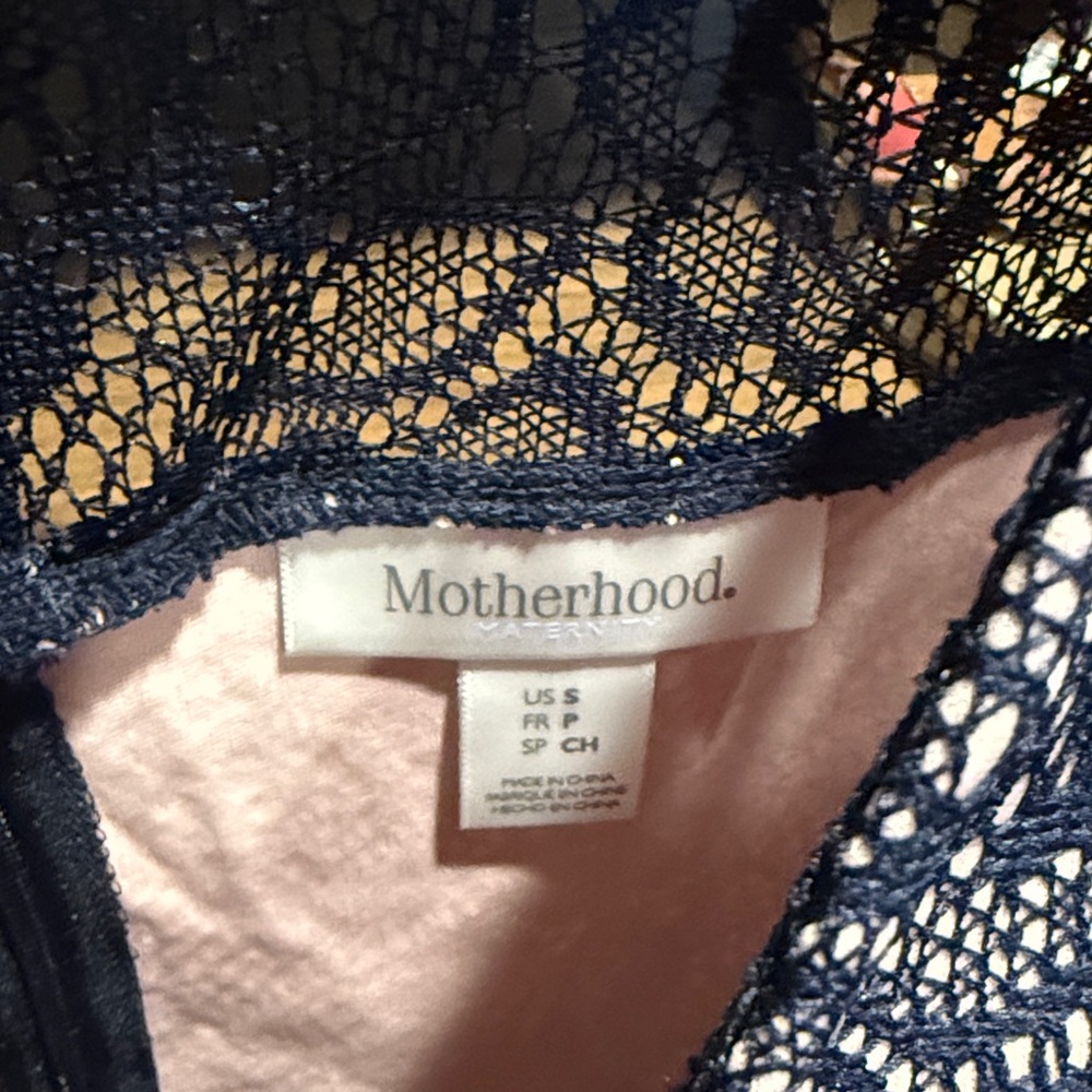 Maternity Gender Reveal Lace Dress - Picture 2 of 2